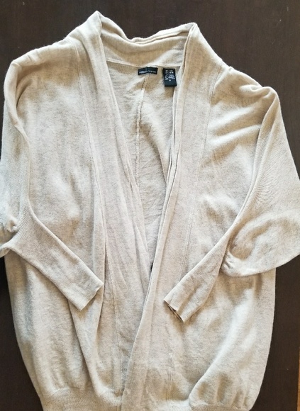 Moda International Sweaters - Cream cardigan size small super comfy Moda International Sweaters - Cream cardigan size small super comfy
